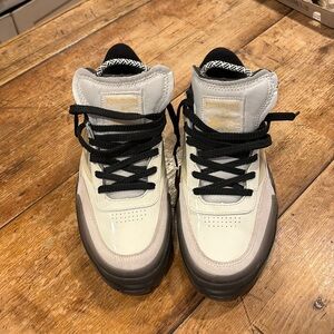 Reebok Cardi B FZ4928 White Womens Size 8 like new